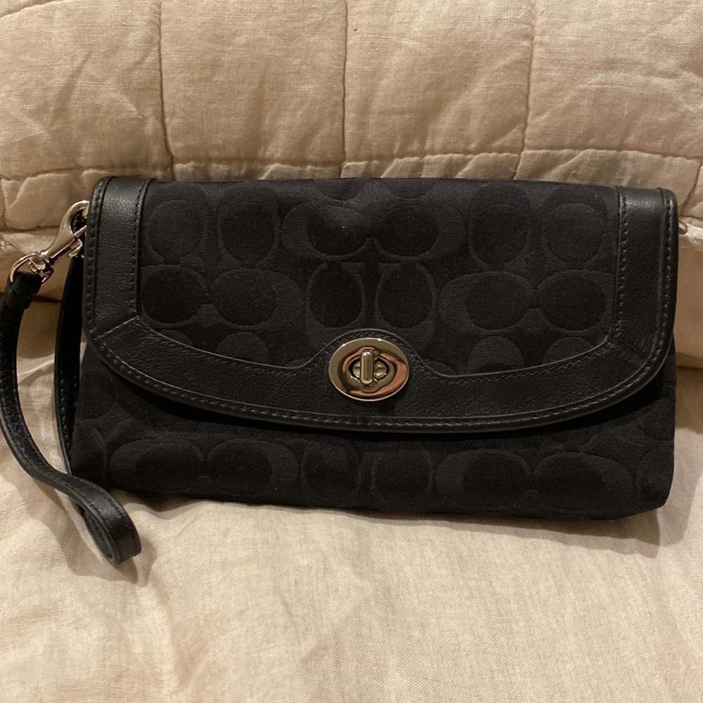 NWOT Coach Signature Black Large Wristlet